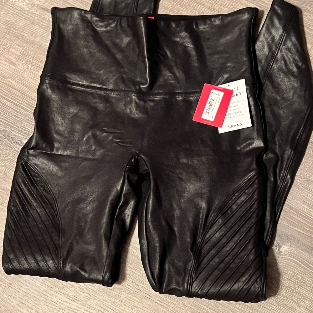 Spanx faux Leather Leggings nwt. Size M